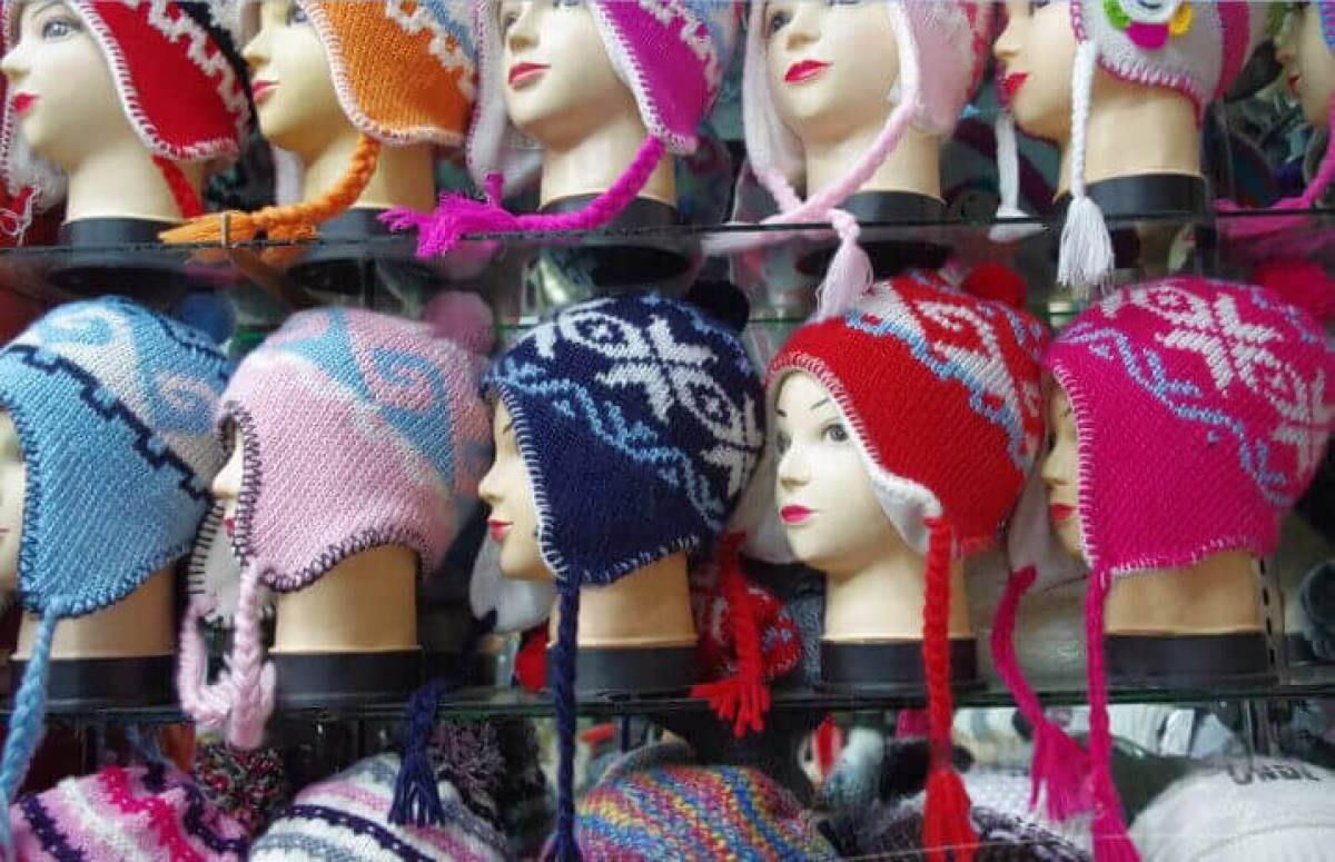 hats on the shelf in yiwu market